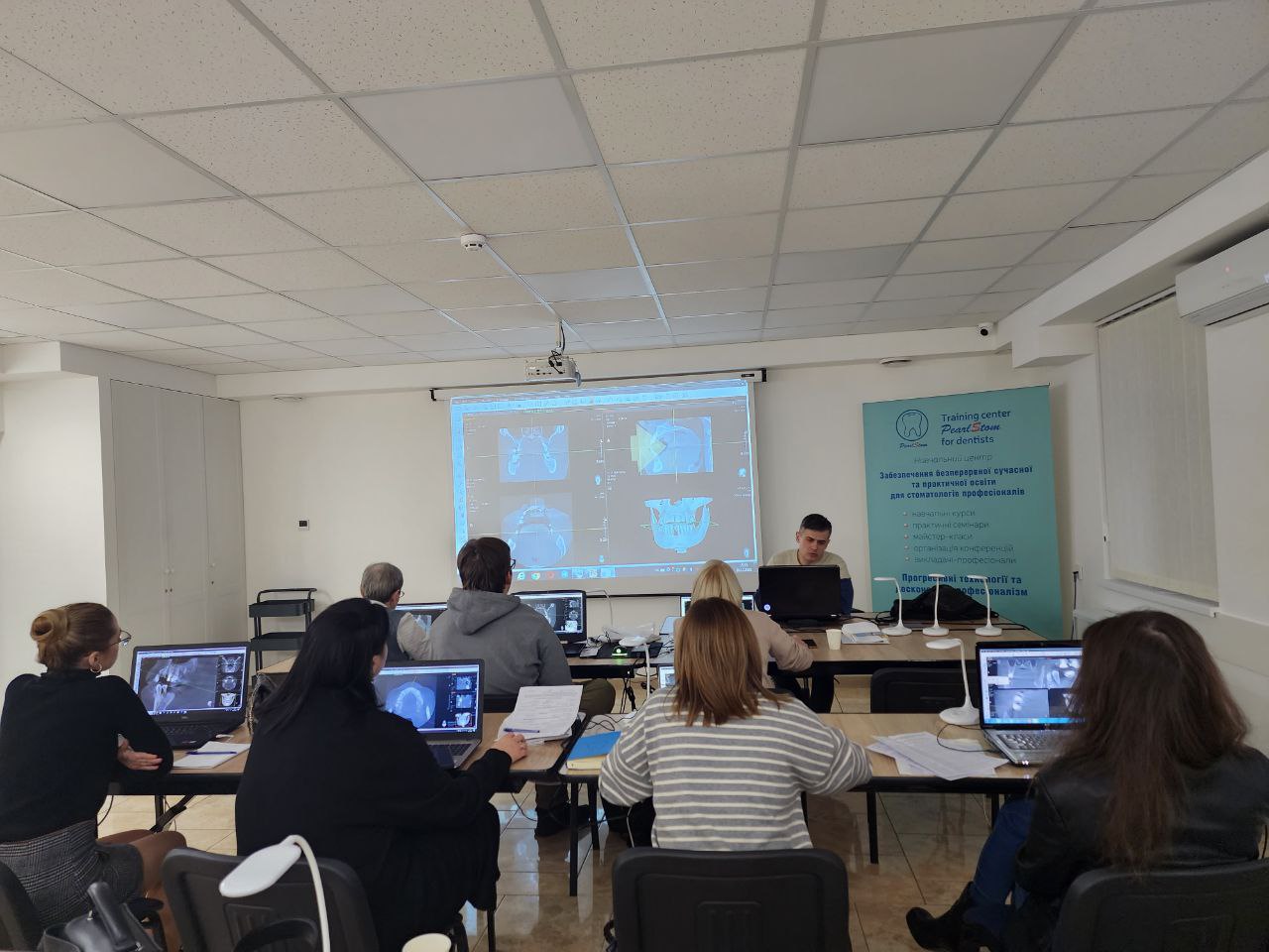 Робота з КП КТ зубів і щелеп: аналіз, візуалізація, вибір програм для перегляду. Порівняння програмних комплексів